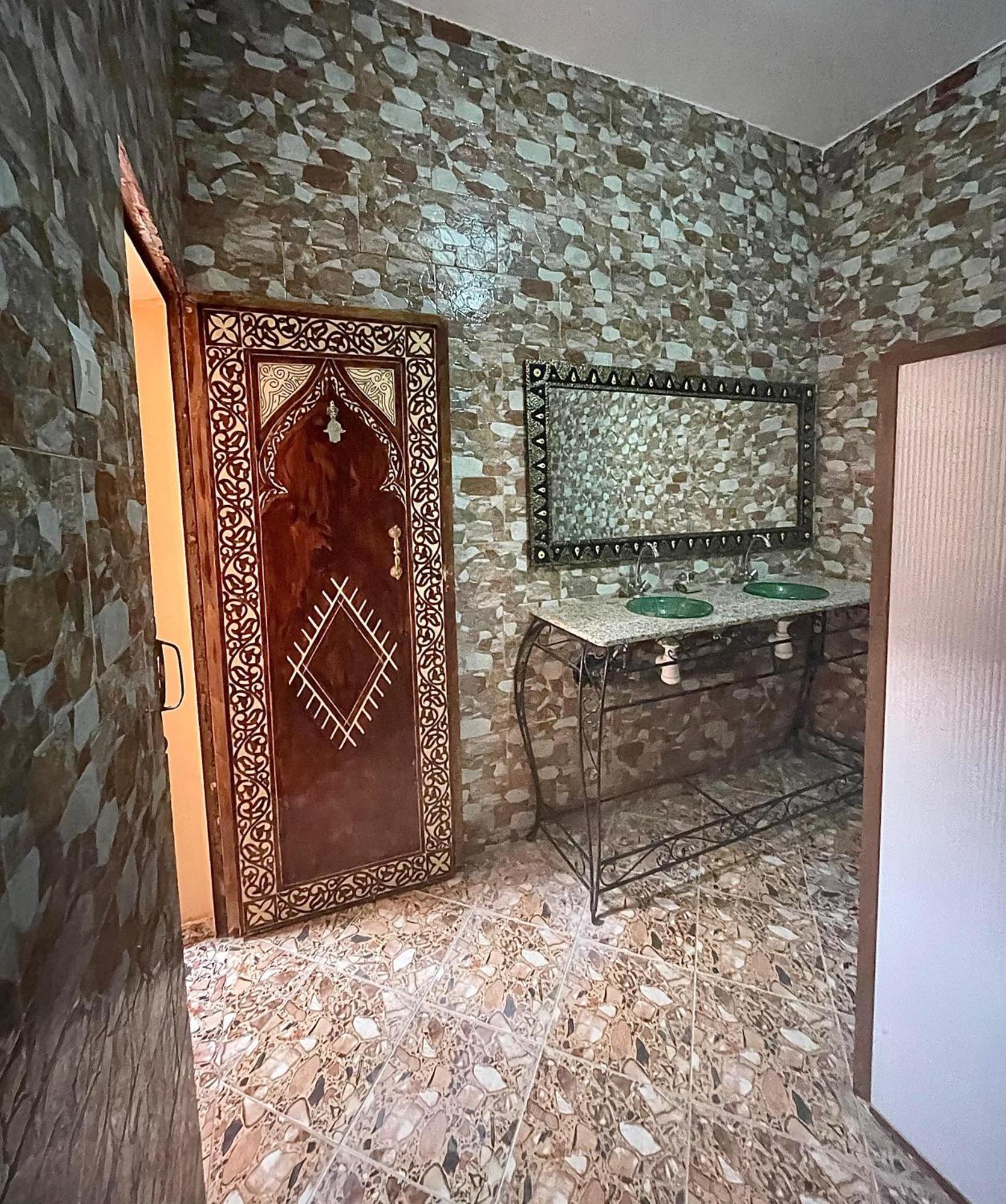 Dar Ilyana Hotel Ait Tiourhza Екстериор снимка