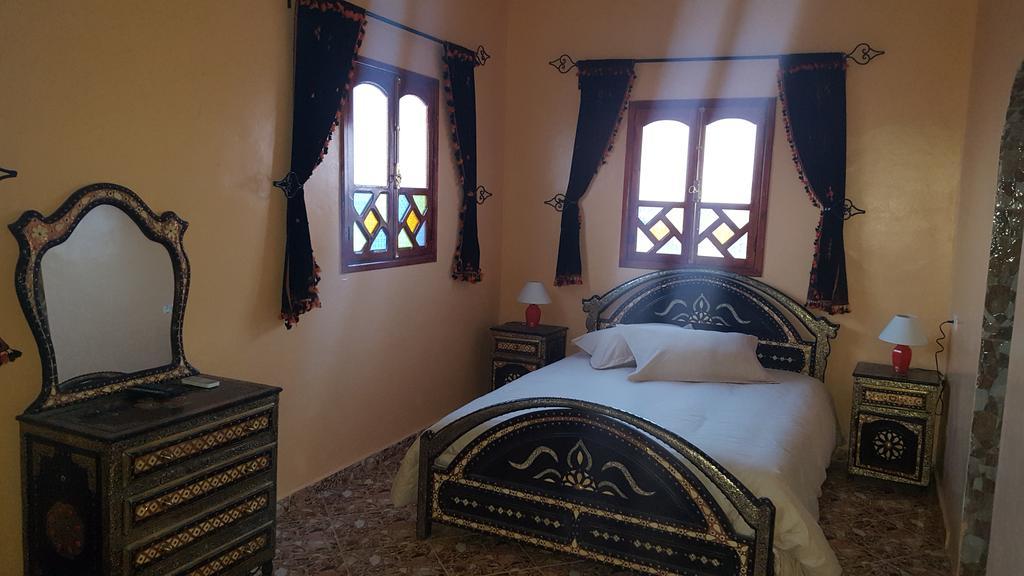Dar Ilyana Hotel Ait Tiourhza Екстериор снимка