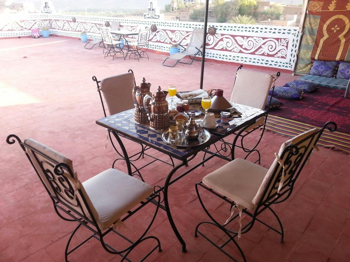 Dar Ilyana Hotel Ait Tiourhza Екстериор снимка