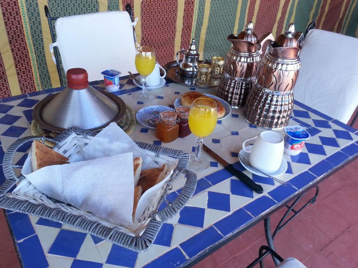 Dar Ilyana Hotel Ait Tiourhza Екстериор снимка